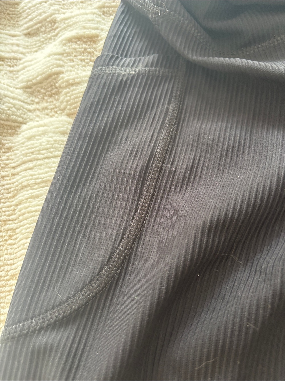 Old Navy Black High-Rise Active Leggings - Picture 3 of 8